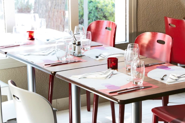 Hotel Campanile Plaisir